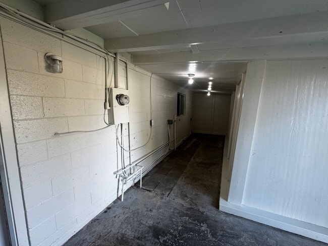 Building Photo - COZY HOME! APPLY NOW!