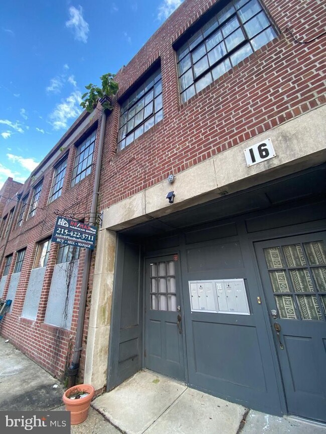 Building Photo - 14-16 W Harvey St