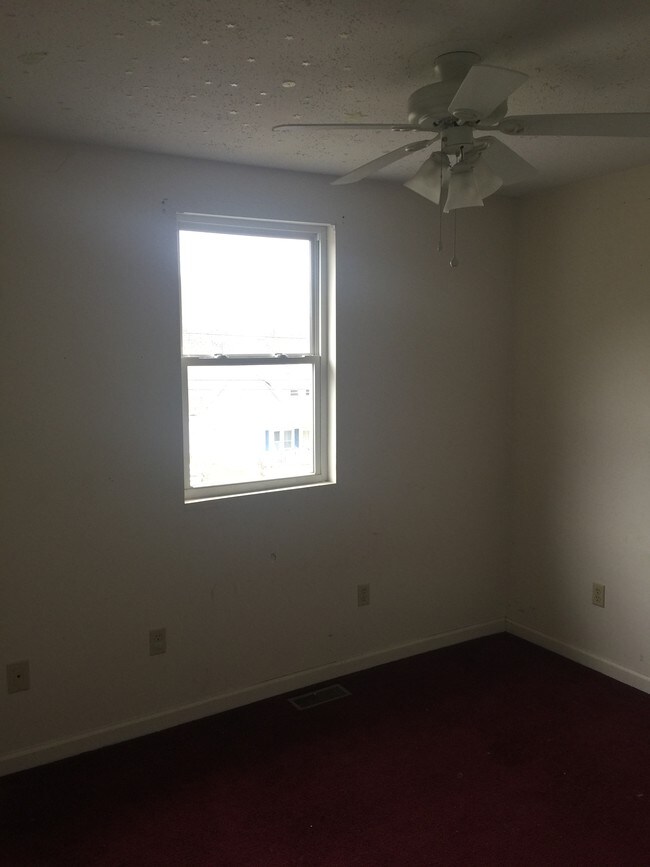 Building Photo - 2175 Maple Acres Rd