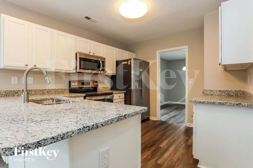 Building Photo - 8249 Hornwood Ct