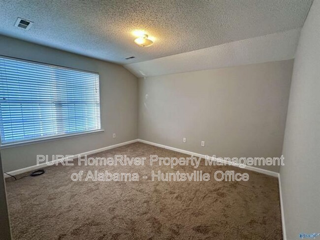 Building Photo - 423 Jasmine Dr