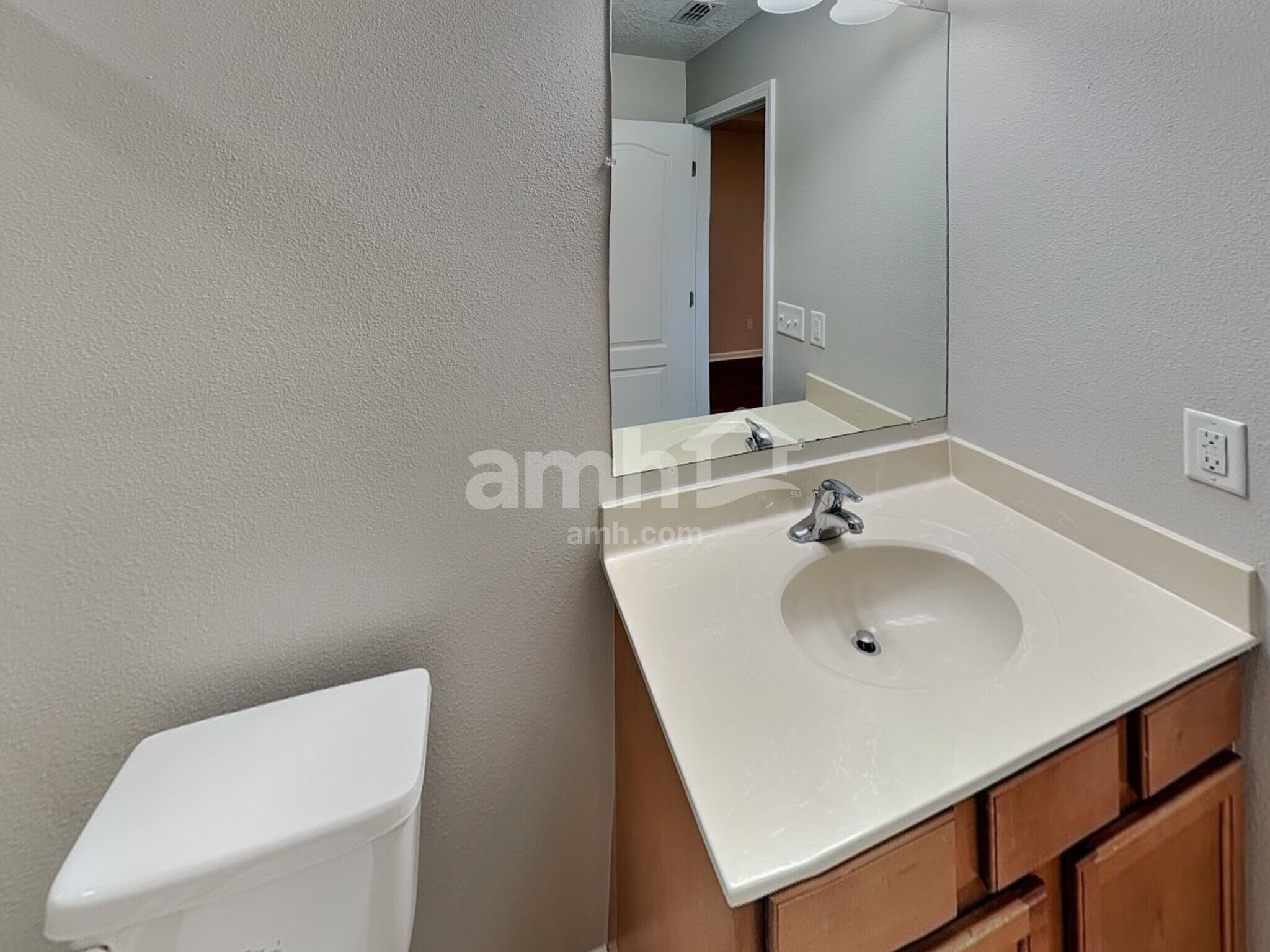 Building Photo - 216 W Jayce Wy