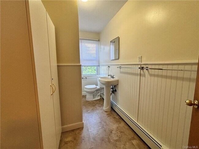 Building Photo - 8 Gregory Rd