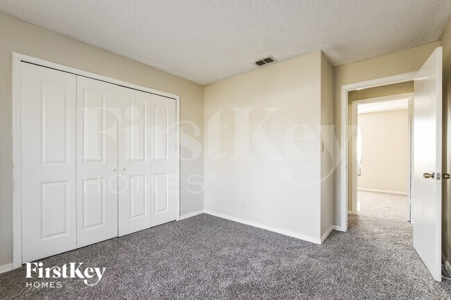 Building Photo - 1051 Shepherd Ave