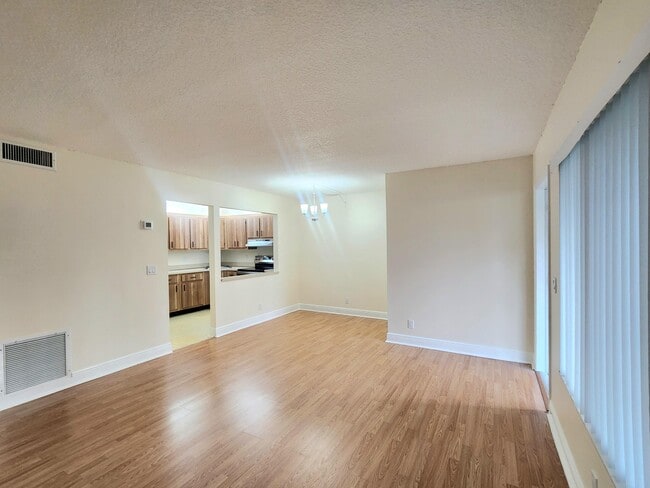 Building Photo - 133 Lake Pine Cir