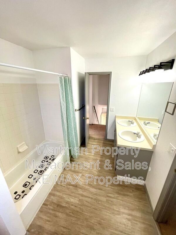 Building Photo - 4570 Witches Hollow Ln