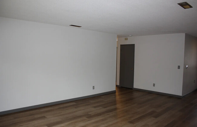 Building Photo - 3138 Princeton Ave