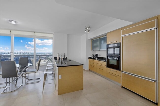 Building Photo - 1830 S Ocean Dr