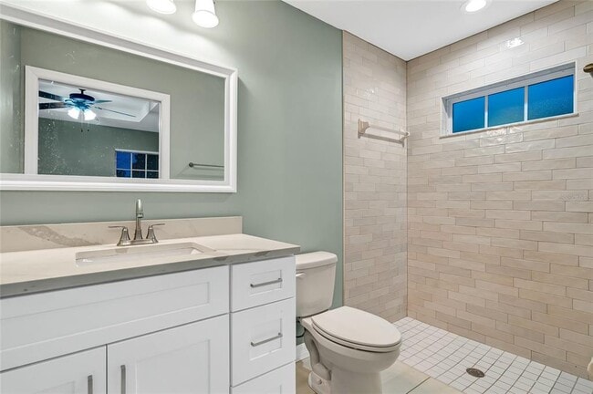 Building Photo - 1101 2nd St W