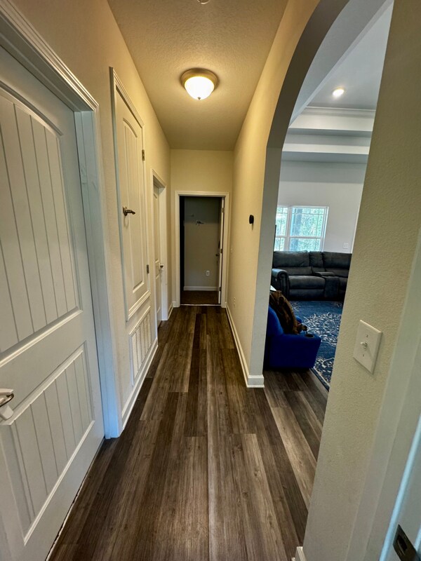 Building Photo - 9867 Shangri La West Rd