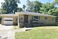 Building Photo - 814 S Eastside Dr