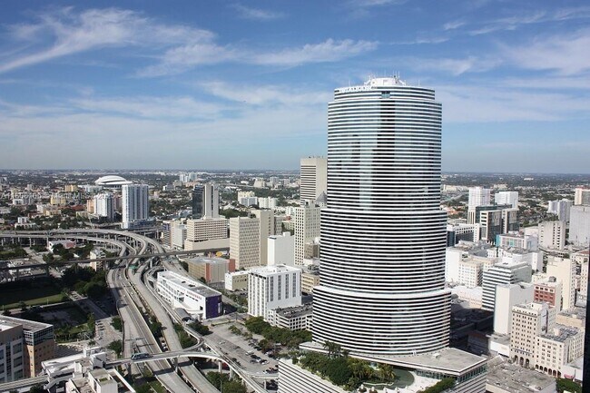 Building Photo - 200 Biscayne Blvd Way