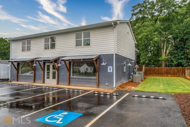 Building Photo - 224 Alcovy St