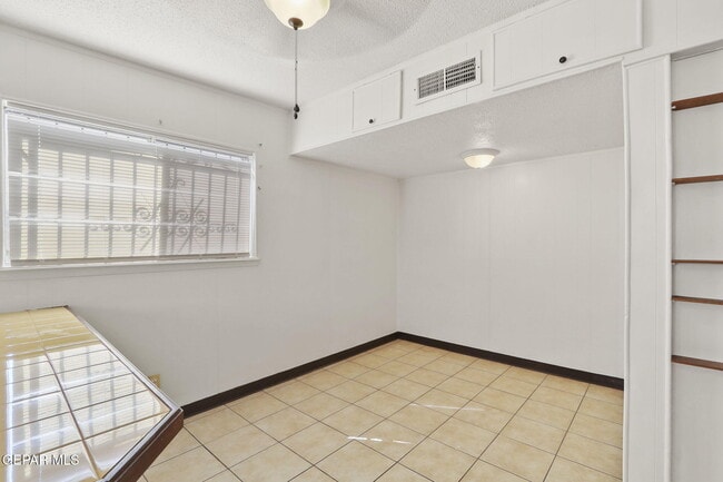 Building Photo - 5440 Viceroy Dr