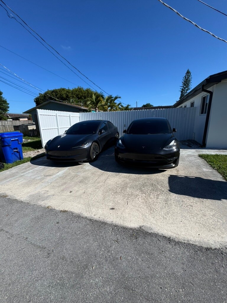 Parking spaces 2-3 cars. - 2415 Thomas St
