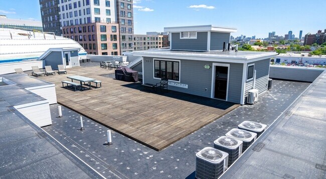 Building Photo - 26 Hichborn St