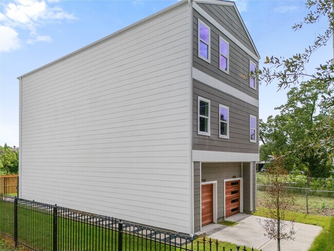 Building Photo - 6804 Arabella St
