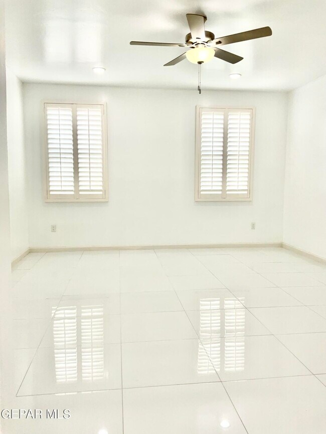 Building Photo - 8919 Eclipse St