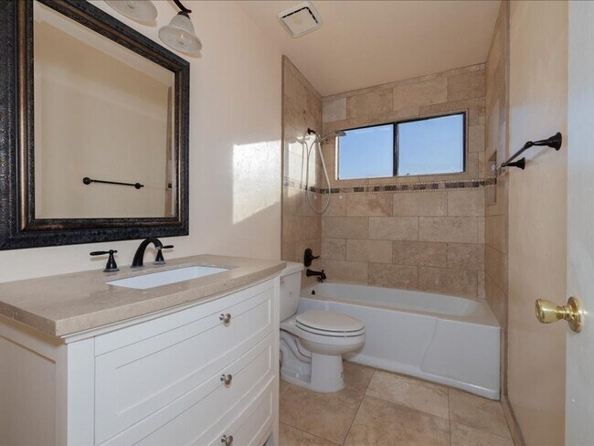 Building Photo - 3 Bedroom 2.5 Bath Two Story Home