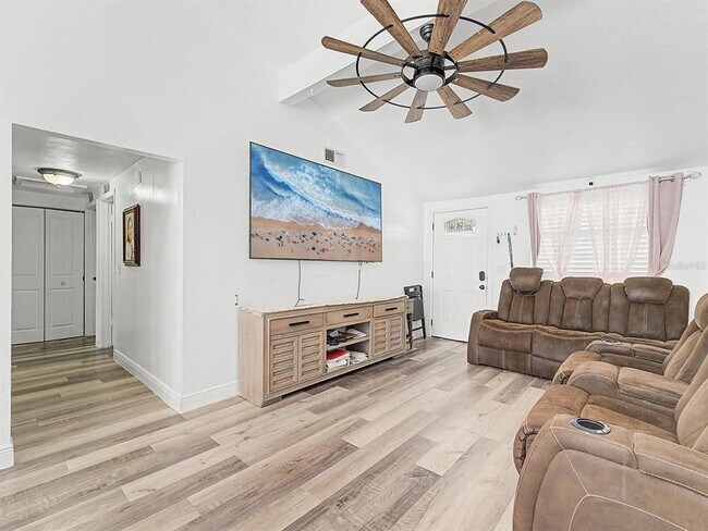 Building Photo - 8304 Dasa Pl