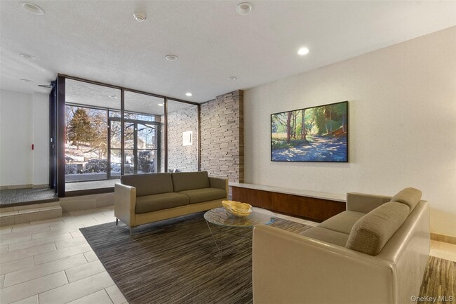 Building Photo - 412 Benedict Ave