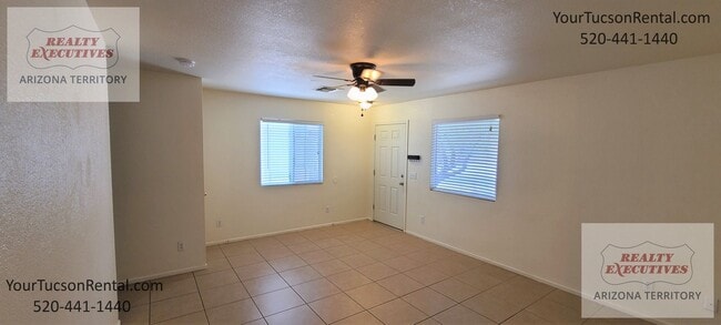 Building Photo - Valencia Rd & Headley Rd 3/2 - All tile fl...