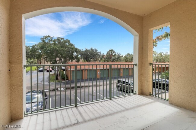 Building Photo - 1210 Wildwood Lakes Blvd