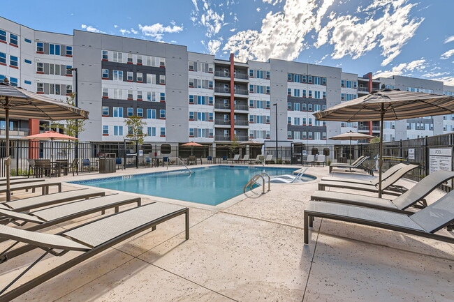 Building Photo - Ekos City Heights