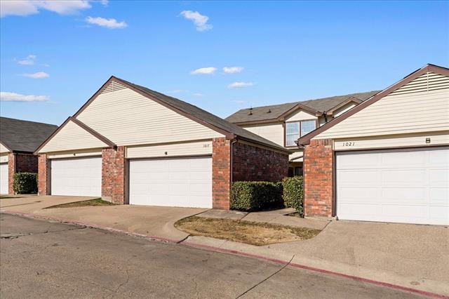 Building Photo - 1017 Weston Dr