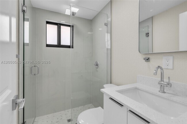 Building Photo - 2640 SW 30th Ct
