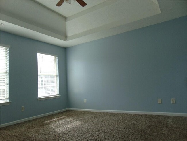 Building Photo - 611 Dove Ln