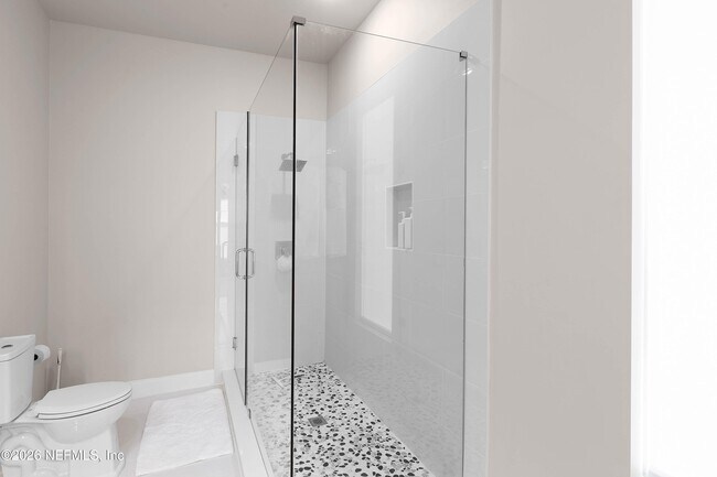 Building Photo - 5631 Heckscher Dr