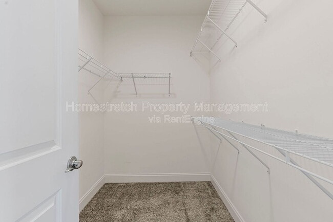 Building Photo - 521 Upper Ridgepointe Ct