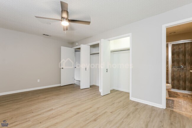 Building Photo - Recently renovated and highly desirable 4 bedroom / 2.5 bath home with 2,028 sq ft of space!