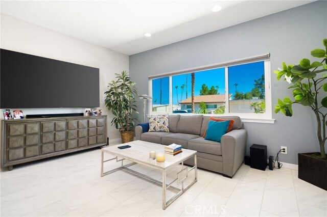 Building Photo - 46125 Burroweed Ln