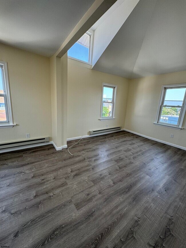 Building Photo - 6419 Ventnor Ave