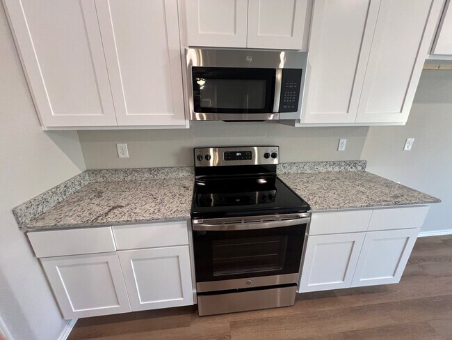 Building Photo - 7216 E County Rd 99 1/2