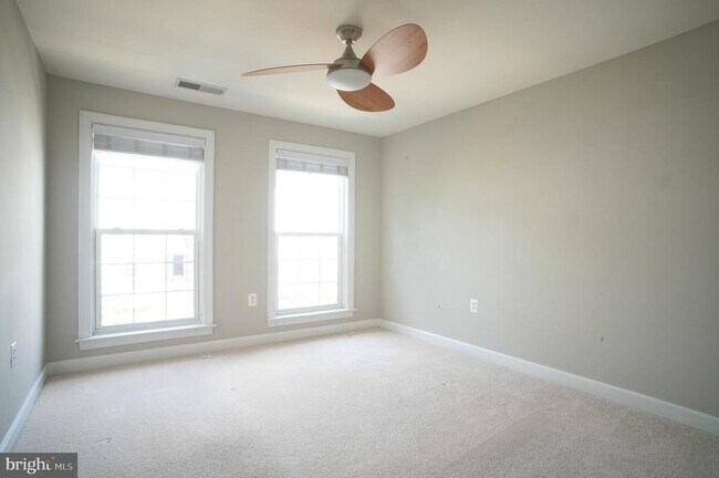 Building Photo - 2515 Einstein St