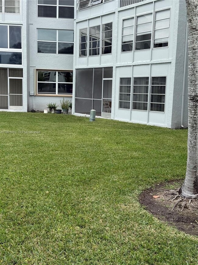 Building Photo - 6650 Royal Palm Blvd