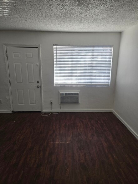 Building Photo - 708 Jackson Ave