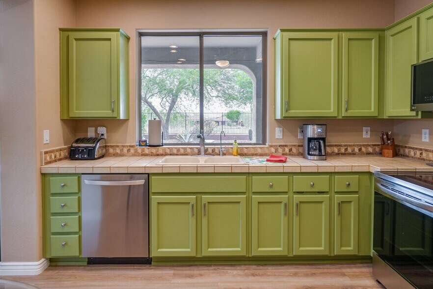 Building Photo - 2501 W Myopia Ct