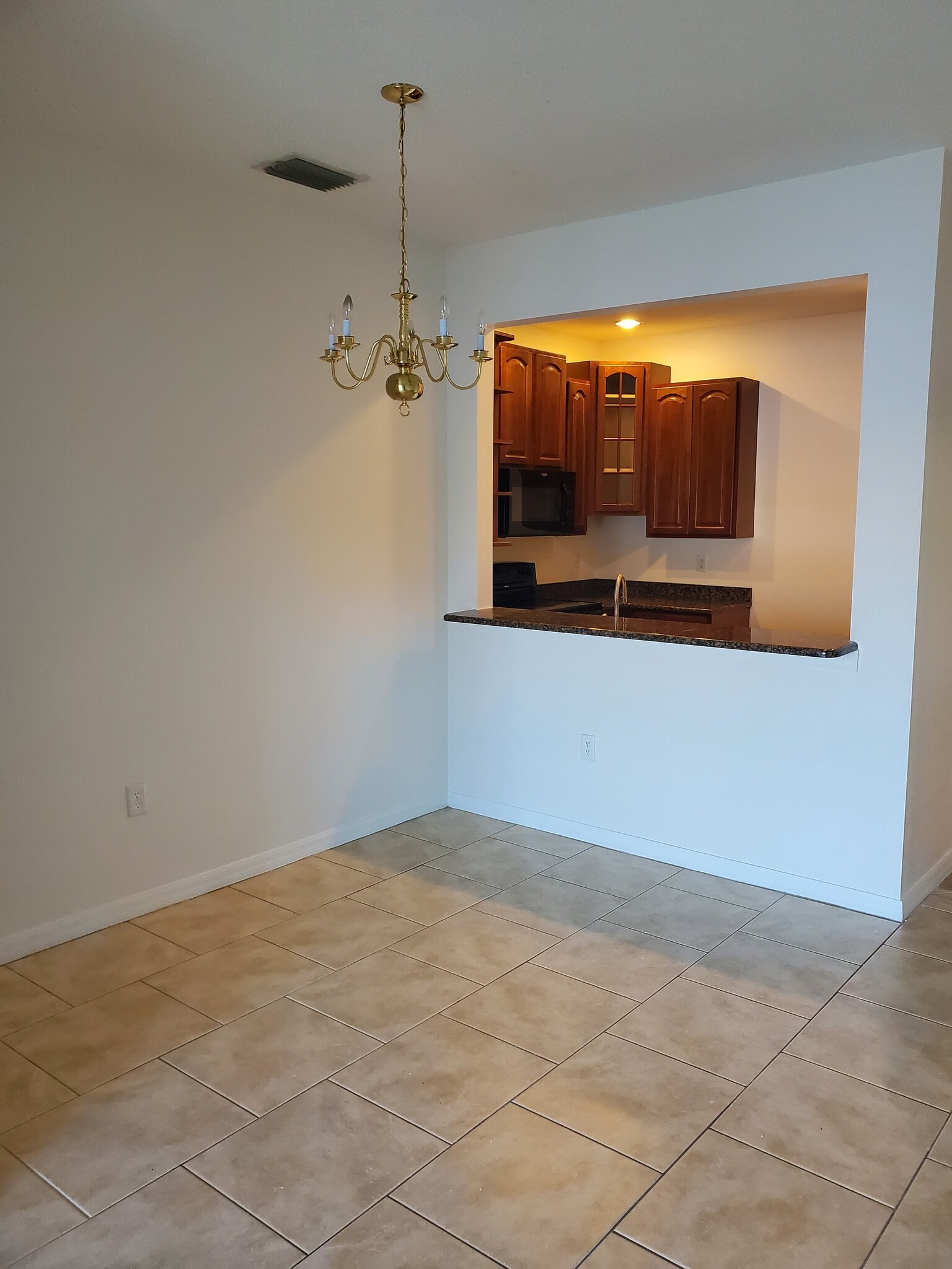 Dining Room/Kitchen - 3576 Parkridge Cir
