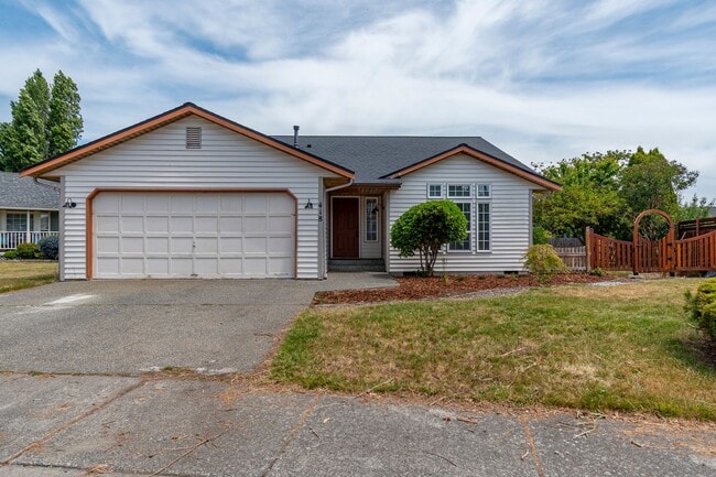 Building Photo - Charming & Updated 3-Bedroom Home