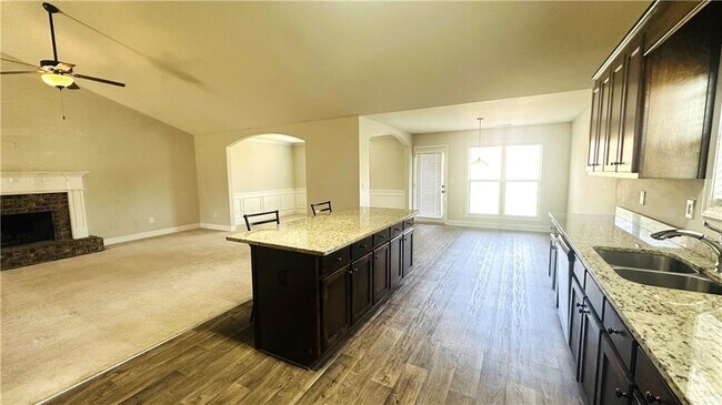 Building Photo - 668 River Mist Cir