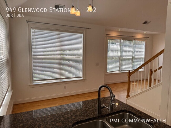 Building Photo - 949 Glenwood Station Ln
