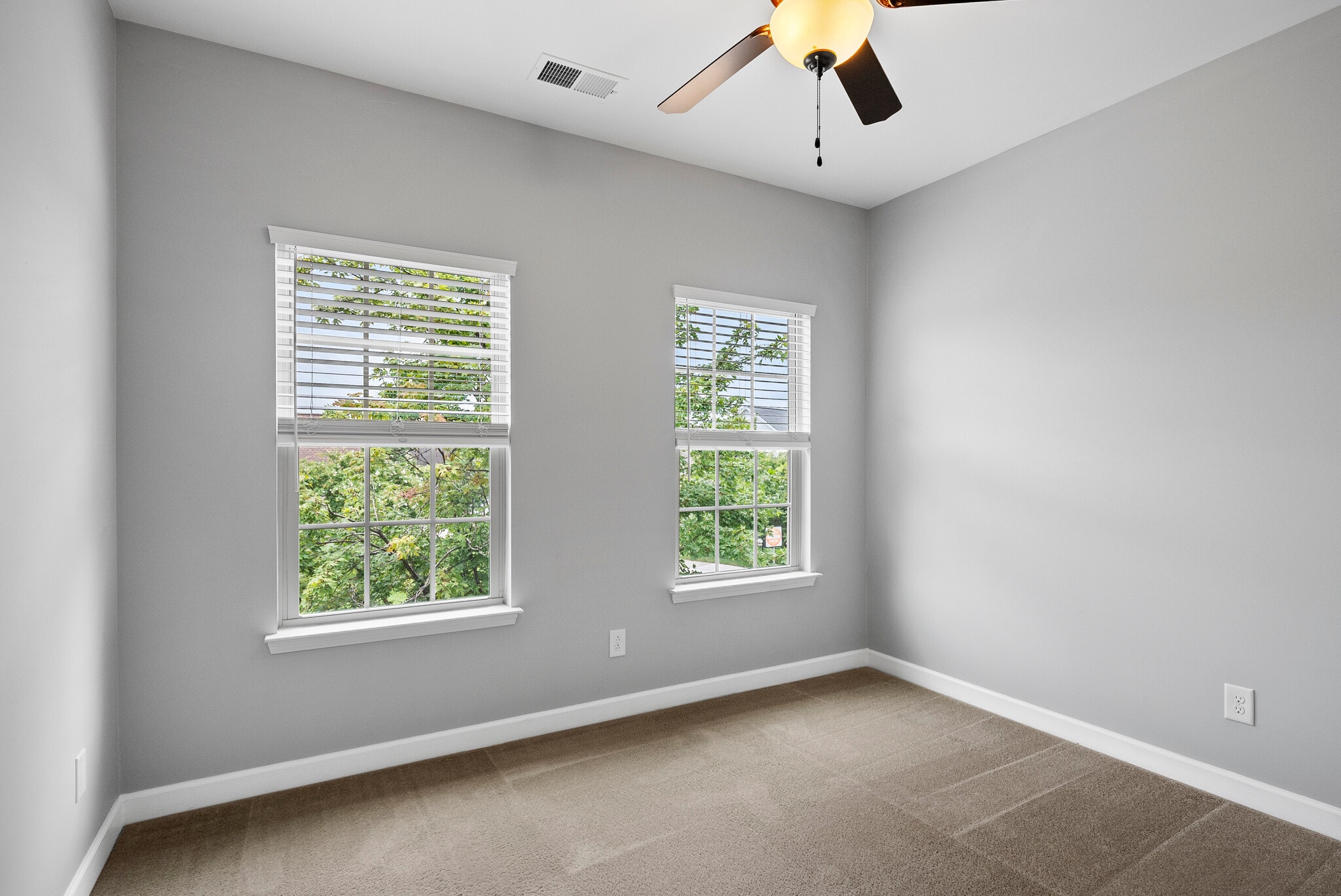 Building Photo - 1004 Crinoline Ln