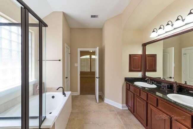 Building Photo - 6114 Brookmall Dr