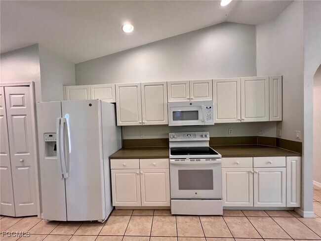 Building Photo - 1429 SW 29th St