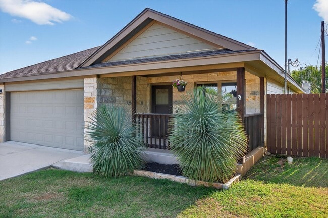 Building Photo - 830 Cypress Ln