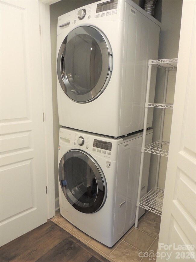 Building Photo - 1320 Fillmore Ave